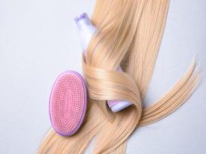 Hiuksiin jätettävä hoitoaine