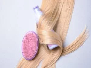 Hiuksiin jätettävä hoitoaine