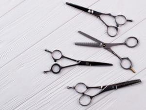 hiustenleikkuusakset